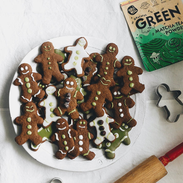 Gingerbread Cookies with Matcha Icing | Rawnice